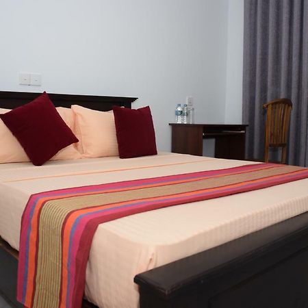 Gold Inn Dambulla Buitenkant foto